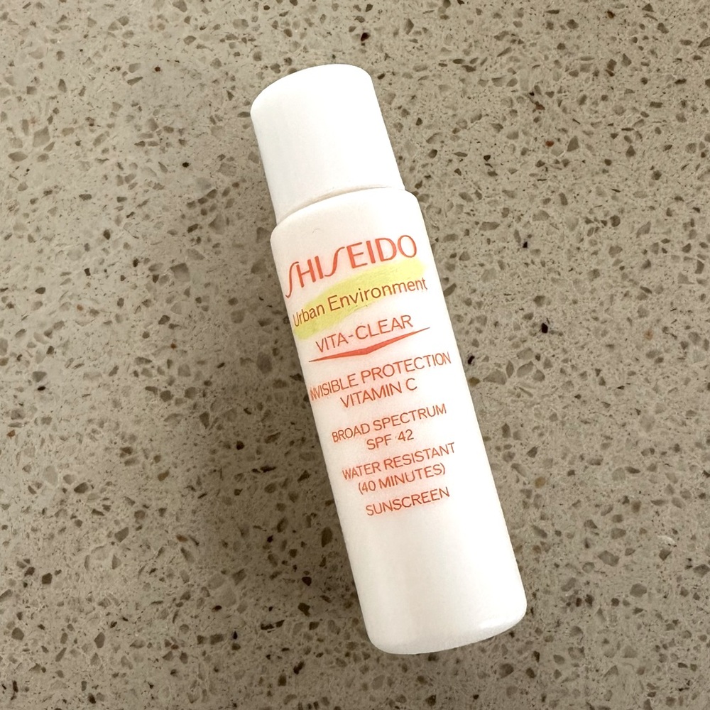 5/25✨vita clear vitamin c spf 42 sunscreen shiseido